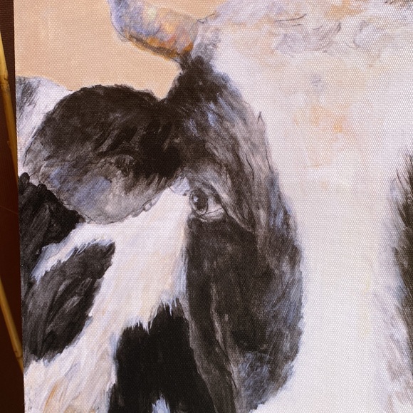 Cow print with daisy - Picture 3 of 5